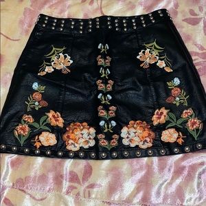 Embroidered skirt